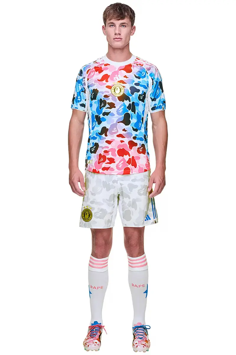 adidas Originals pantaloncini BAPE FB SHORTS uomo colore bianco KB2205