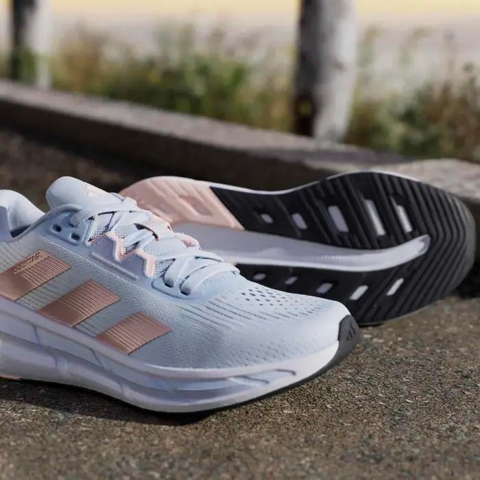 Scarpe da running su strada azzurre da donna adidas Questar 3