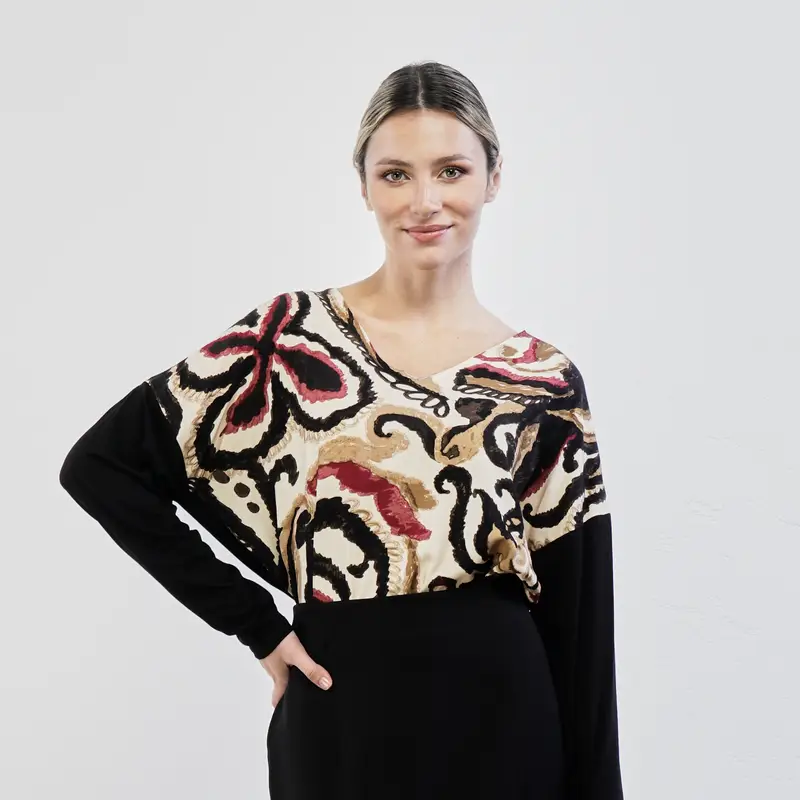 ALESYA Maglia nera e beige con scollo a V in fantasia floreale