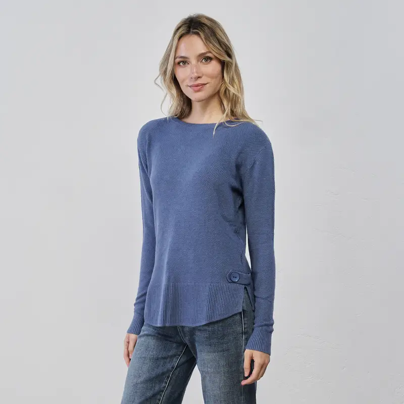 ALESYA Maglioncino azzurro da donna con dettaglio bottone