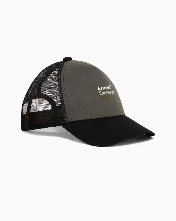 Berretto trucker Armani Exchange verde militare in cotone con logo ricamato