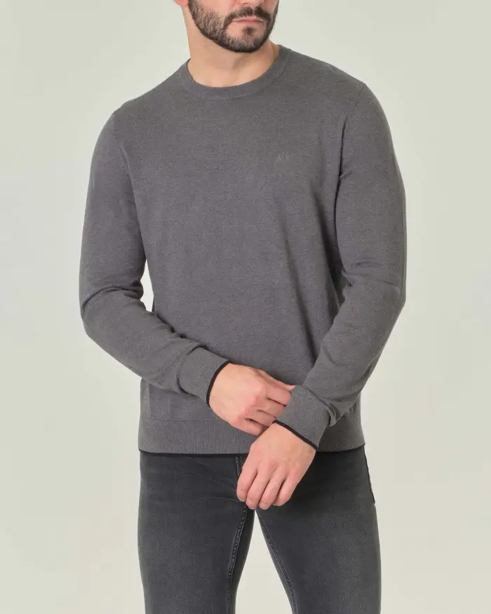 Maglia antracite girocollo in cotone e cashmere con logo ricamato sul petto