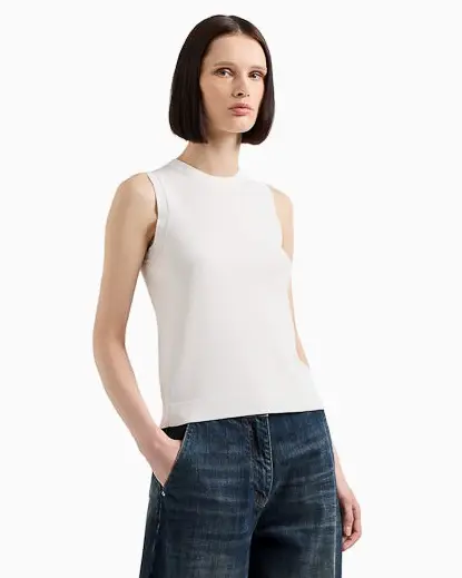 Maglia color latte Armani Exchange in misto viscosa stretch senza maniche