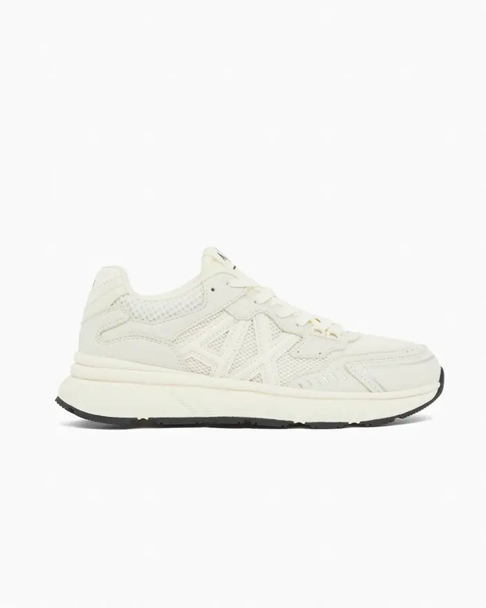 Sneakers Armani Exchange bianche in similpelle con inserti in mesh e logo