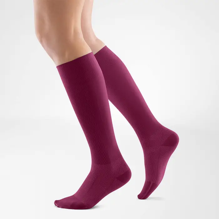 Bauerfeind Performance Calzini Compressivi Sportivi Short Wild Berry L - Calze Compressive