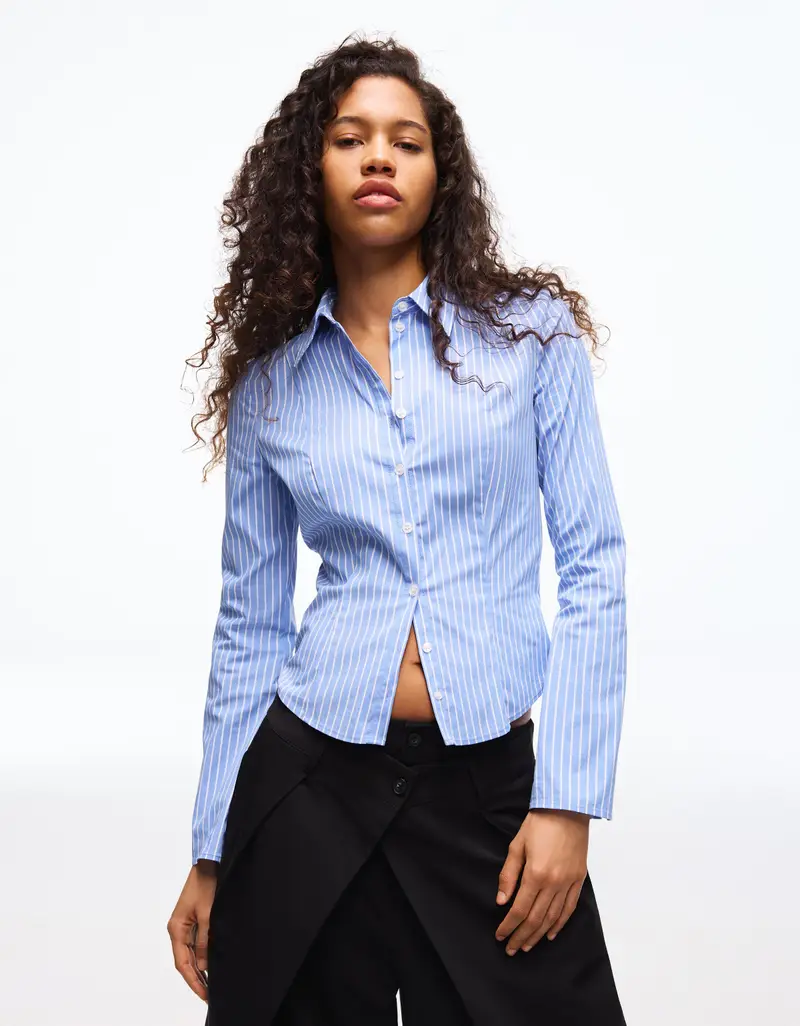 Bershka Camicia Attillata Con Maniche A Campana Donna Azzurro