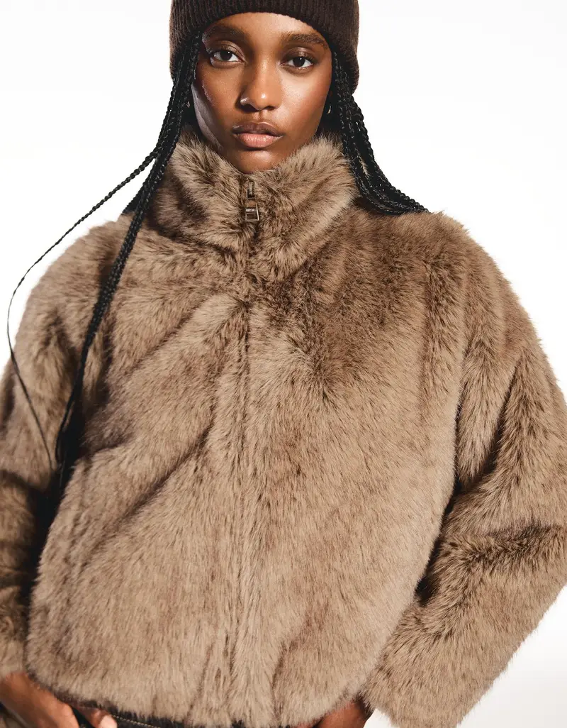 Bershka Giubbotto In Pelliccia Sintetica Donna Visone