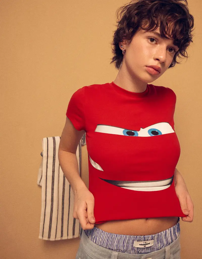 Bershka Maglietta Cars A Maniche Corte Con Stampa Donna Rosso