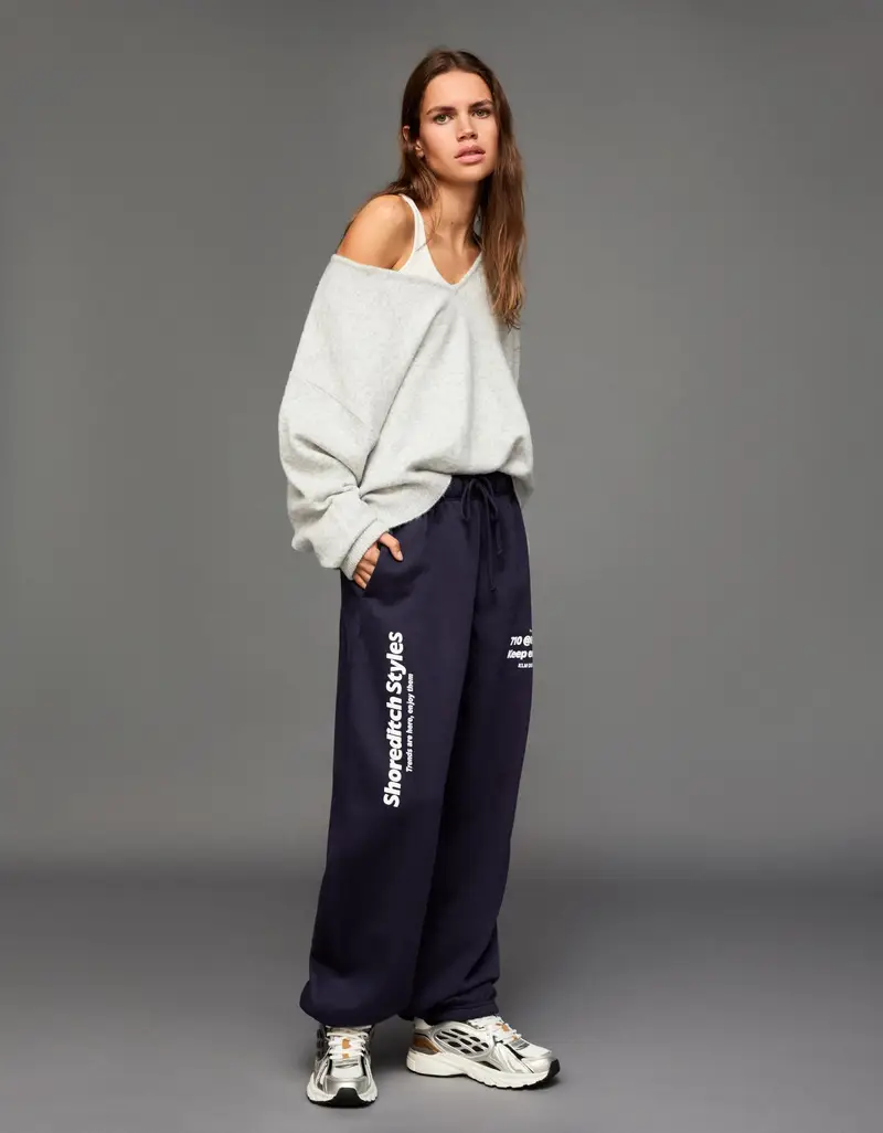 Bershka Pantaloni Felpa Jogger Fit Stampa Donna Marino