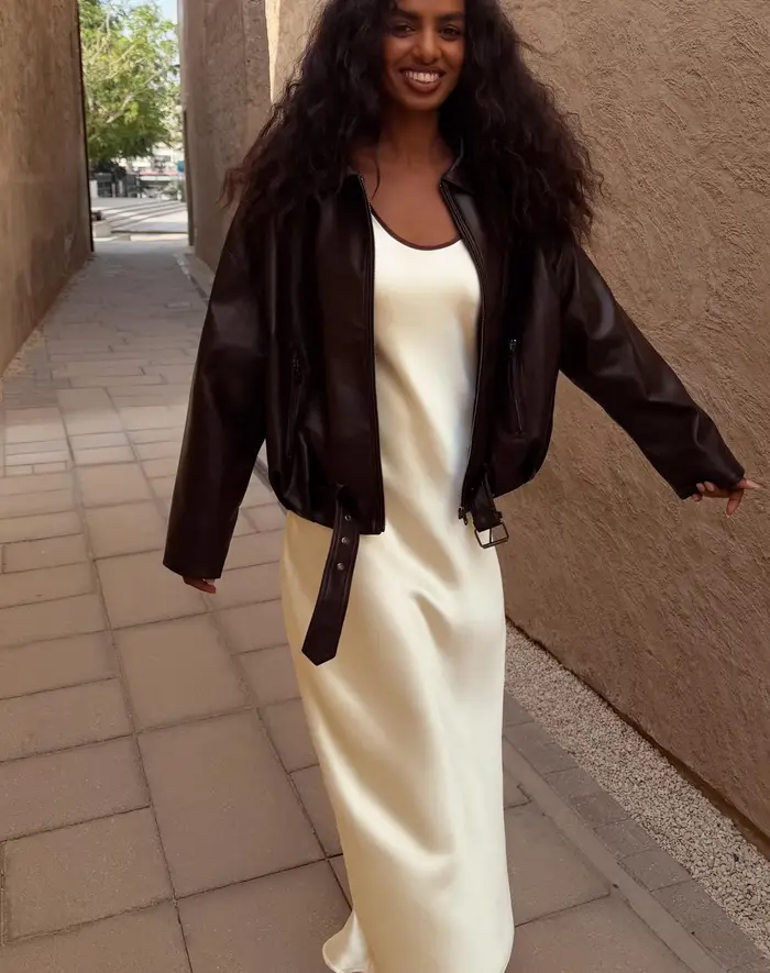 Bershka Vestito Midi In Satin Con Bretelle Donna Giallo