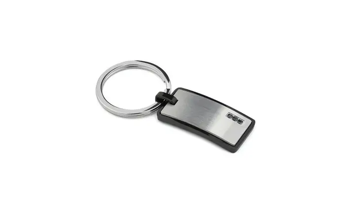 Portachiavi In Acciaio Con Zirconi Neri E Piastrina Pvd - Boccadamo