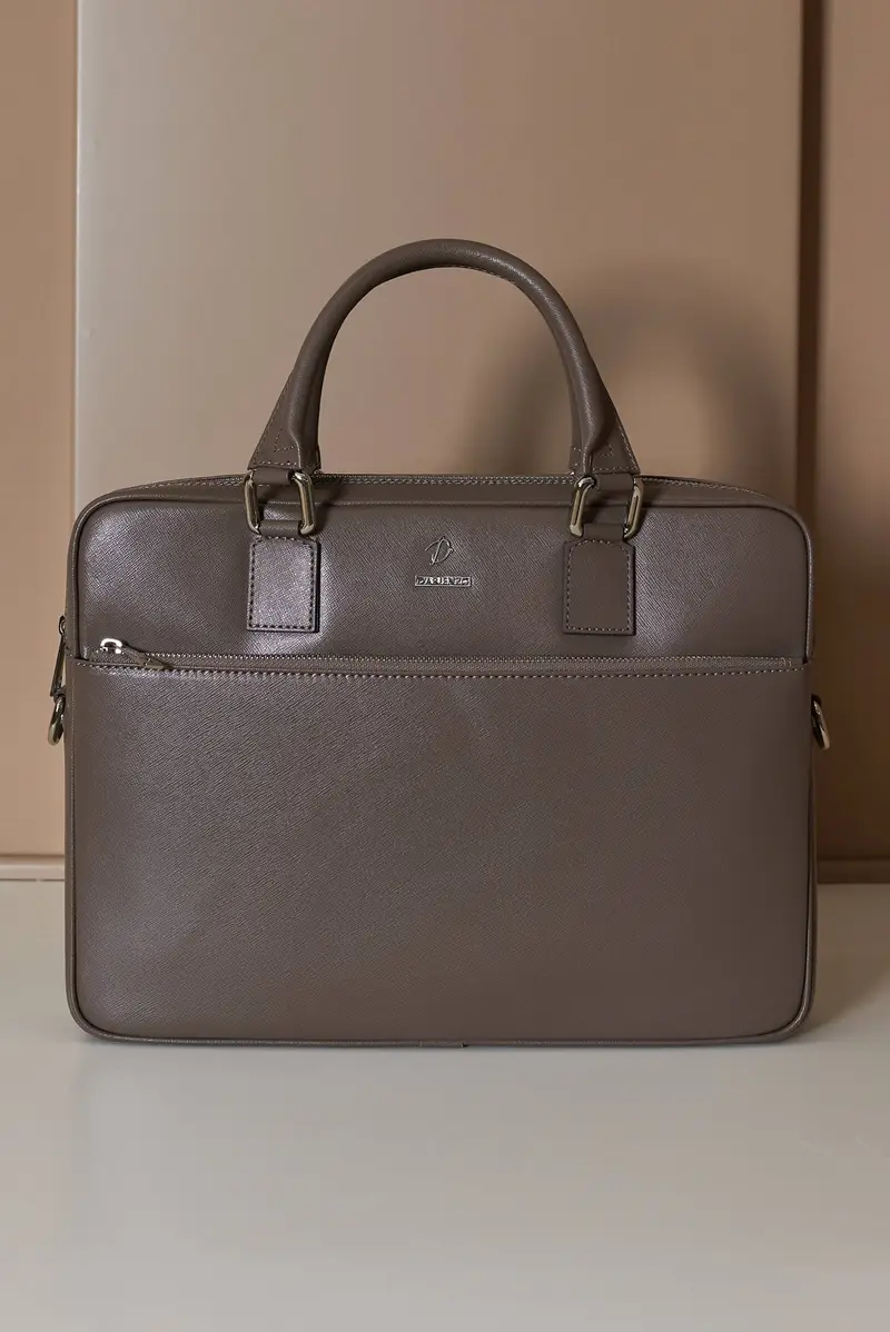 D'Arienzo Borsa Ventiquattrore in pelle di vitello color fango saffiano tasca zip, Seleziona Taglia Unica, Colore Fango