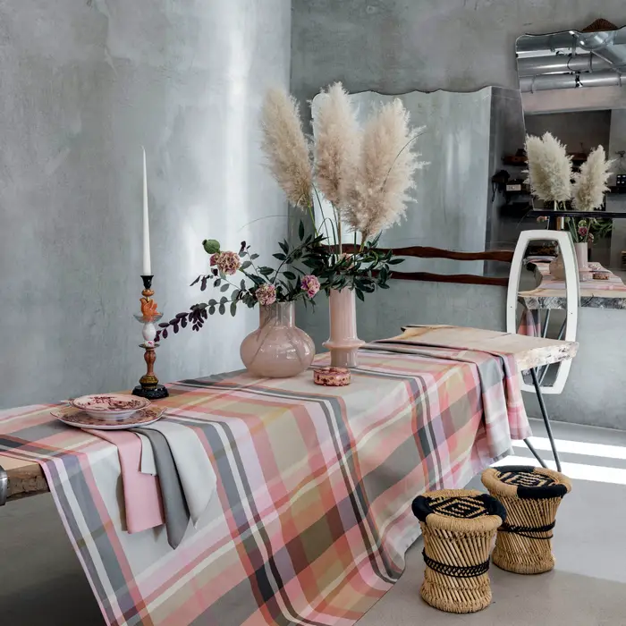 Bossi Tovaglia rettangolare per 6 persone in cotone a fantasia tartan beige rosa e grigia