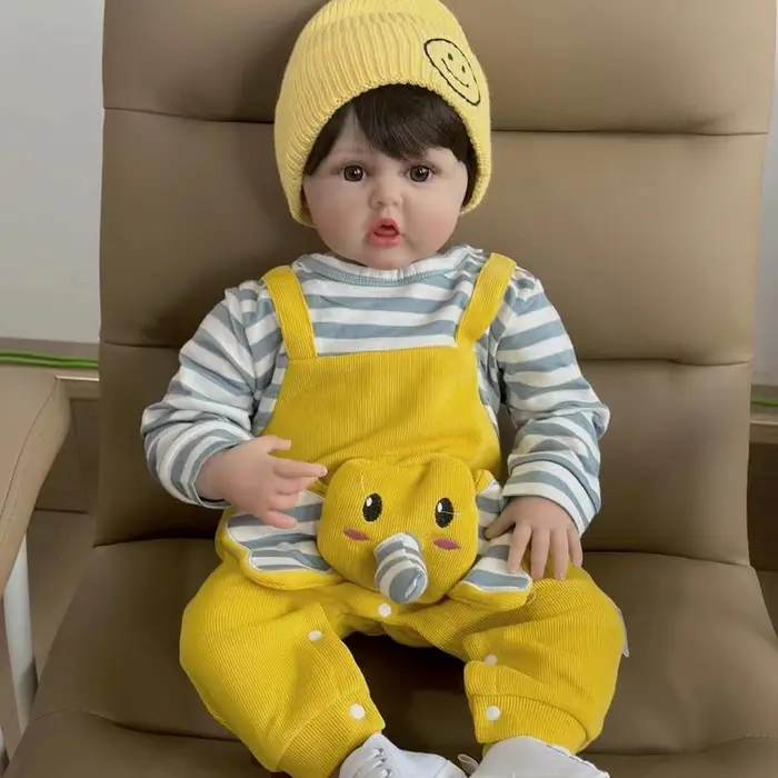 BZDOLL Realistico 60 cm 24 pollici Morbido Silicone Reborn Baby Realistico Ragazzo Bambola Giocattolo Per Ragazza Panno Corpo Bambino Bebe Bambino Regalo Di Compleanno