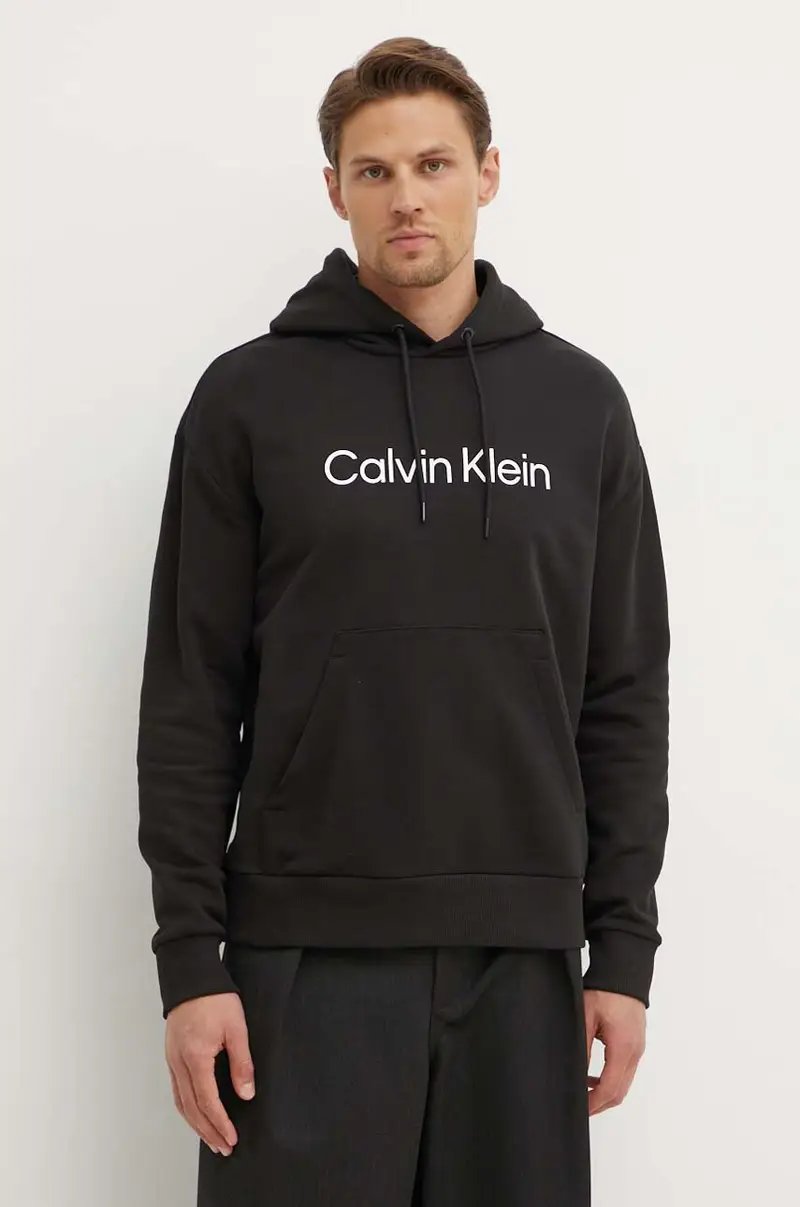 Calvin Klein felpa in cotone uomo colore nero con cappuccio con applicazione