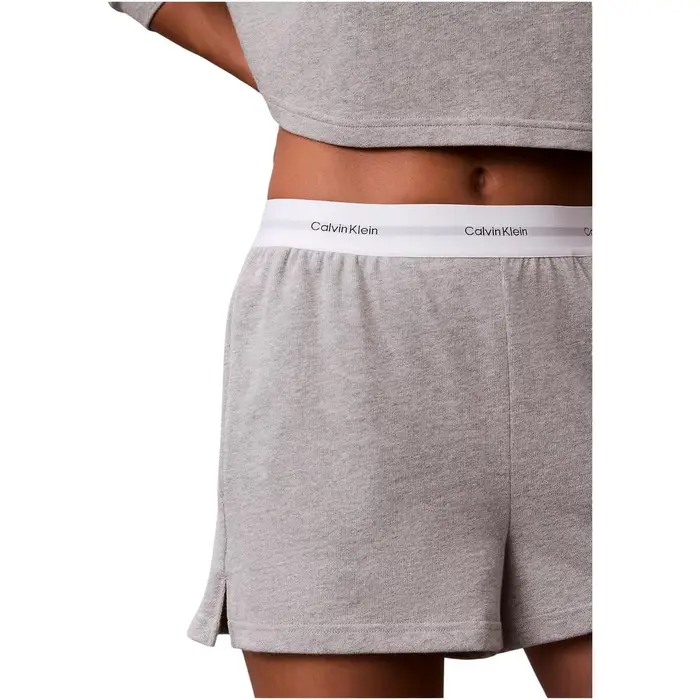 Calvin Klein Jeans Completi pigiami LOGO JERSEY SHORT LV00QS7517 Grigio