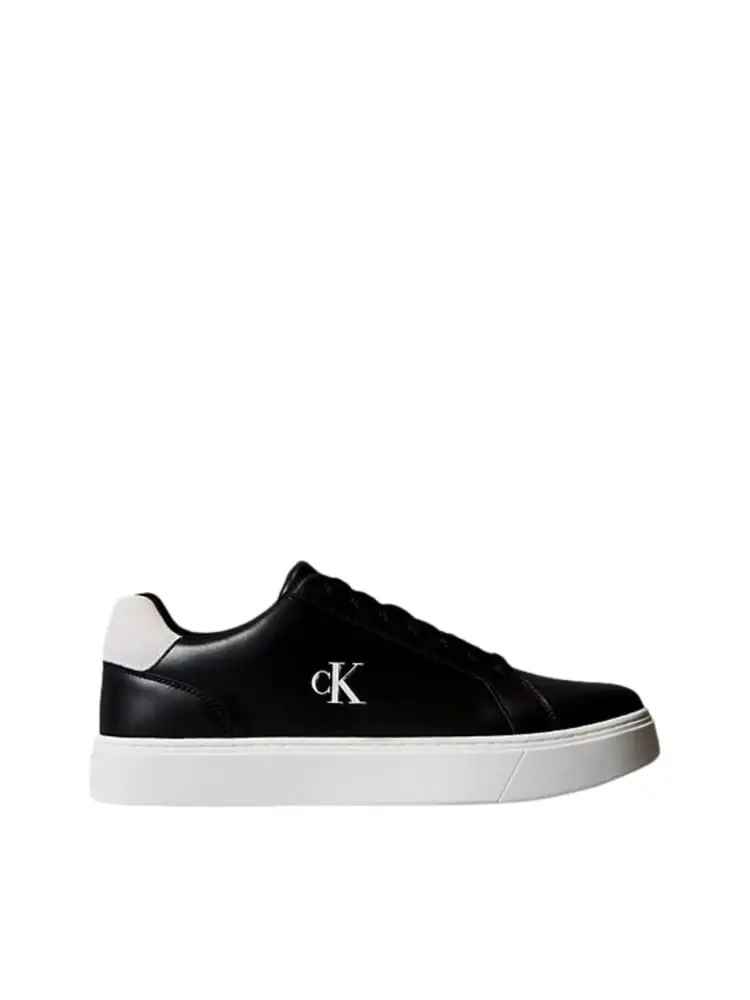 Calvin Klein sneakers in pelle liscia nera con logo in contrasto e dettaglio in camoscio