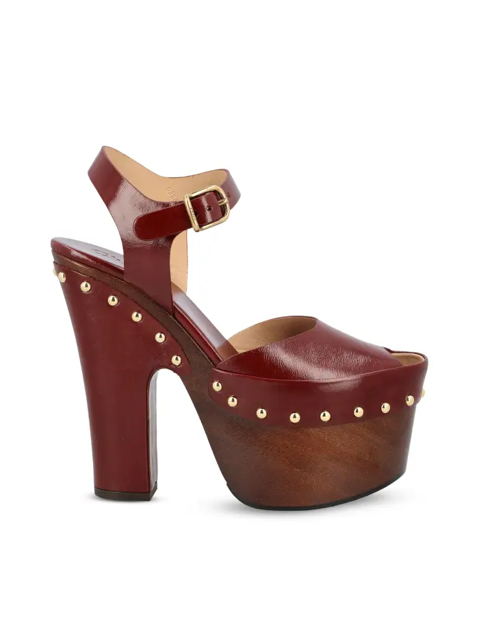 Sandali realizzati in pelle ROSSO