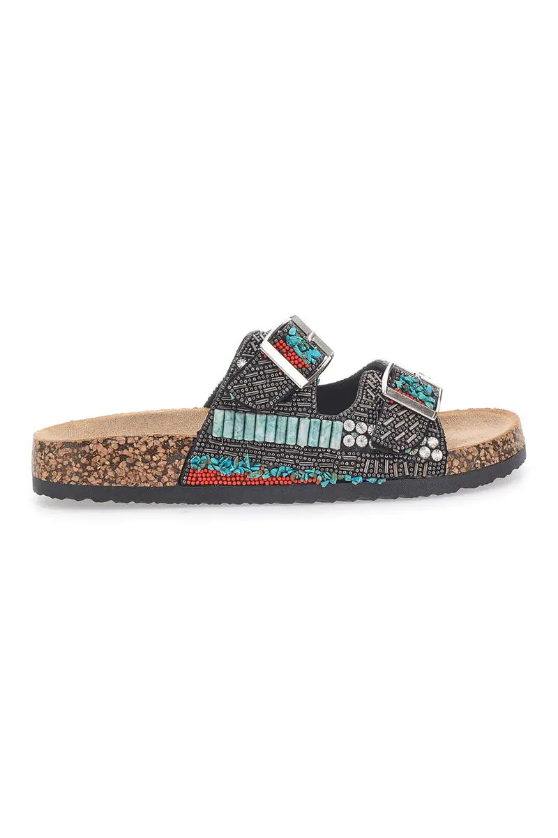 PRIMA RIGA Ciabatte nere con fibbie e decorazioni etniche 14178