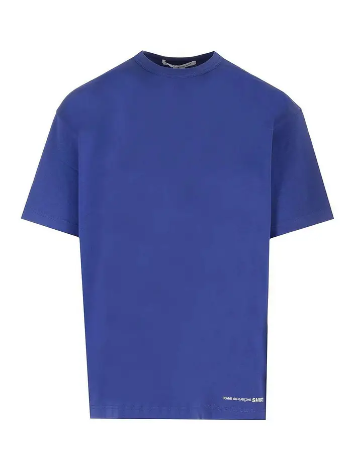 Comme Des Garcons Blu elettrico sopra la maglietta