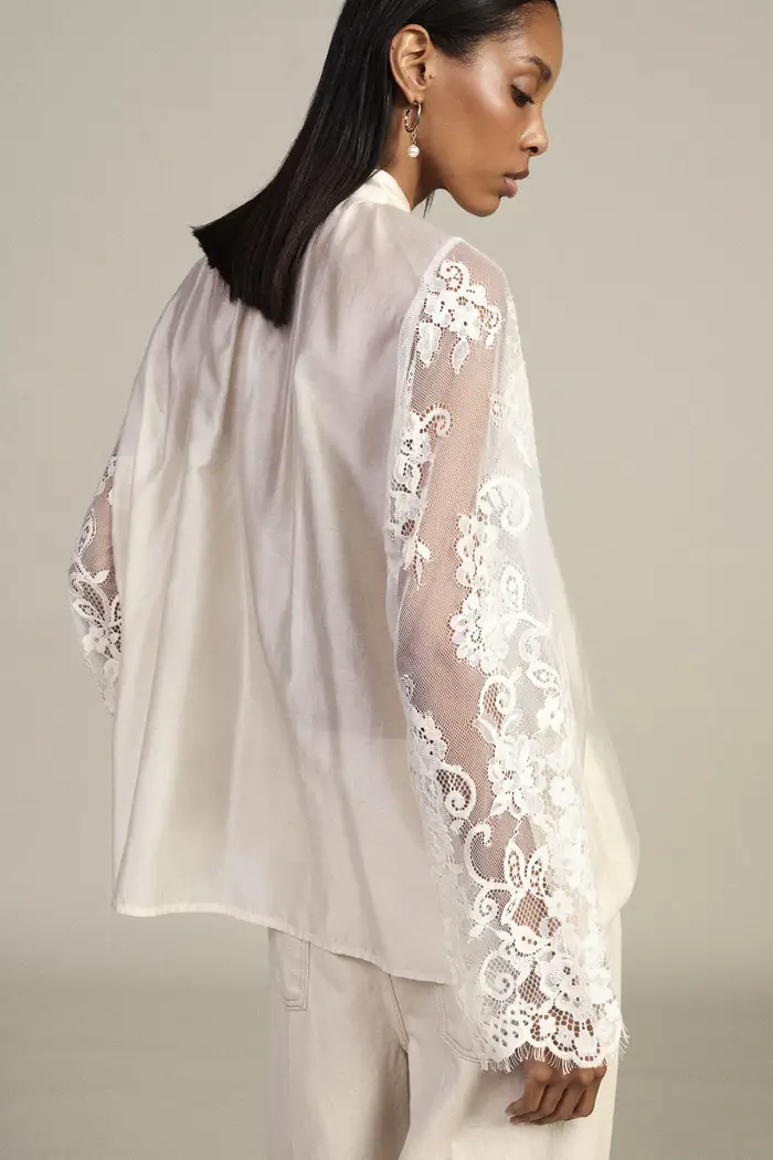 Blusa ampia con maniche in pizzo e colletto alla coreana miniatura 3