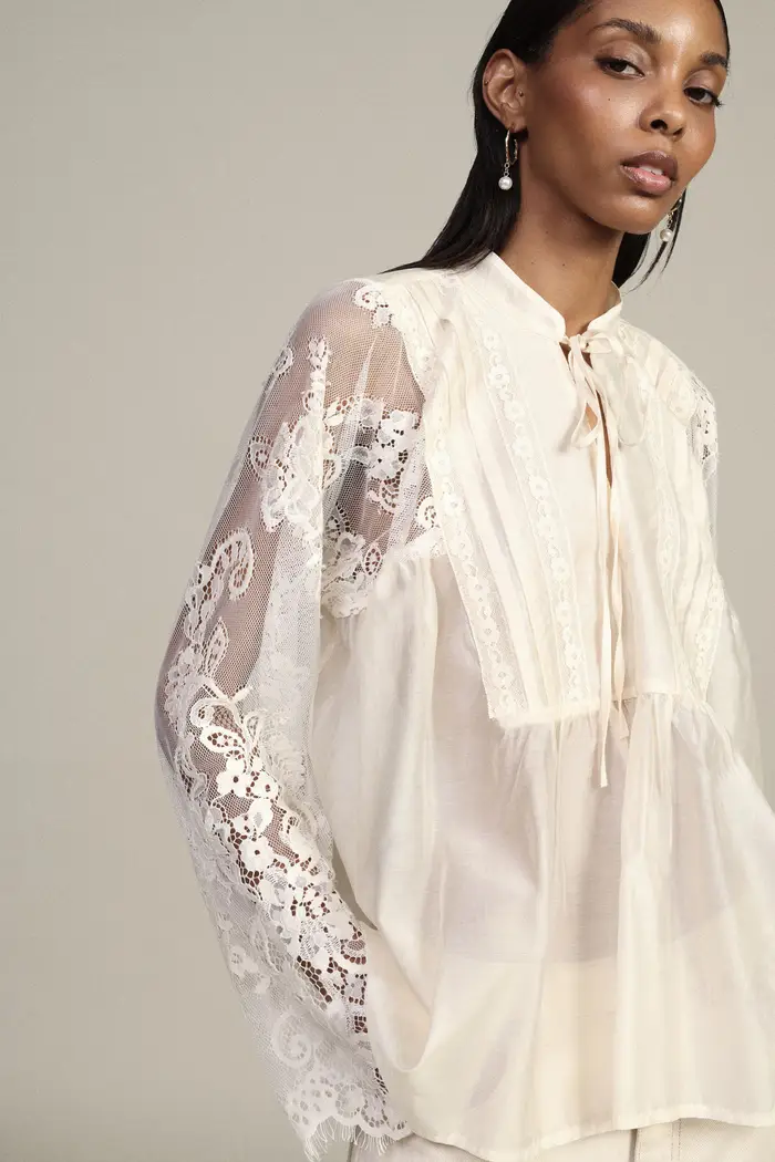 Blusa ampia con maniche in pizzo e colletto alla coreana miniatura 4