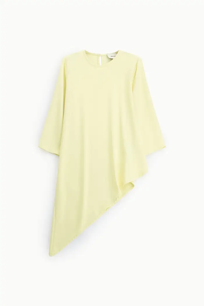 Blusa taglio asimmetrico maniche 3/4