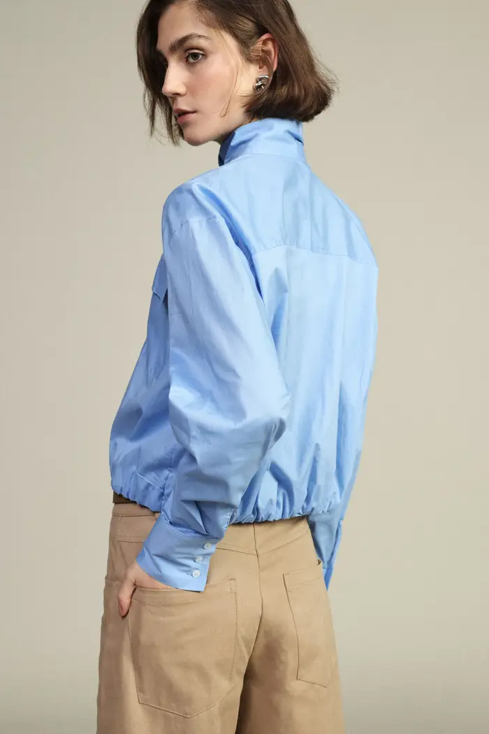 Shirt cropped con collo coreano e tasche miniatura 4