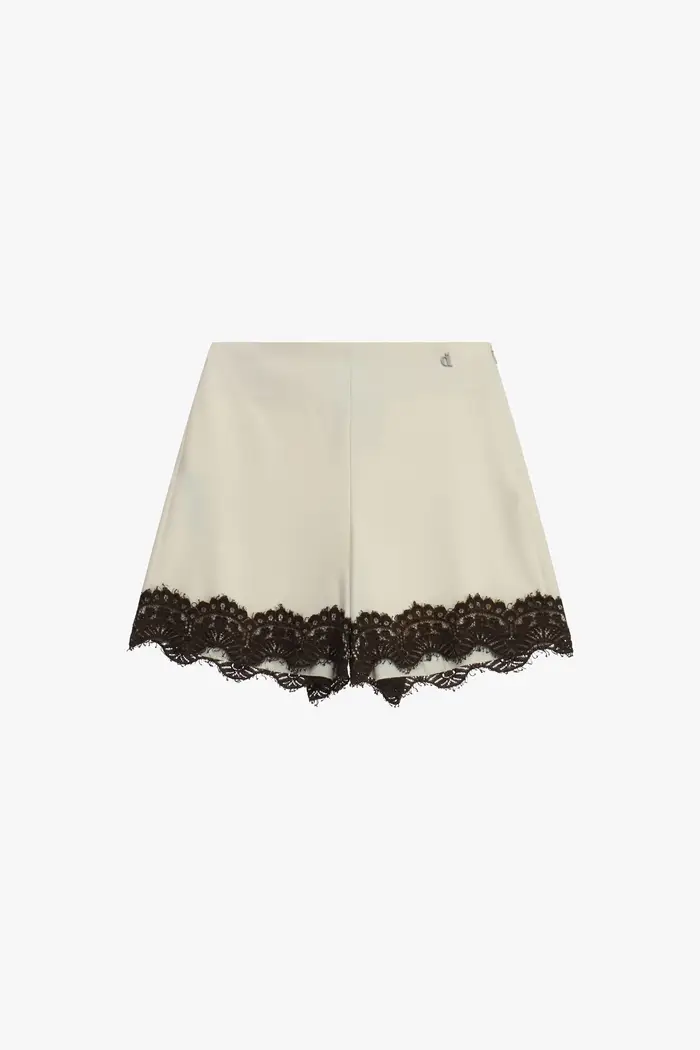 Shorts regular-fit con profili in pizzo a contrasto