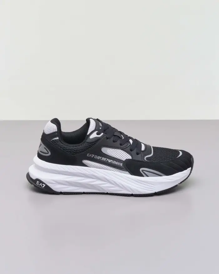 Sneakers running EA7 Crusher Sonic Mix bianche e nere in suede e mesh con suola alta in gomma