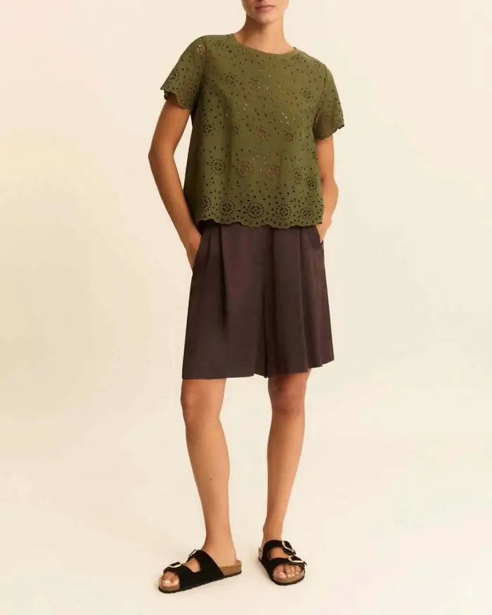 Emme Marella T-shirt girocollo militare in sangallo di cotone con retro in jersey e bordi smerlati