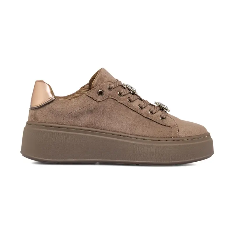 ESTRADA Sneakers marroni da donna con suola platform e charms sui lacci