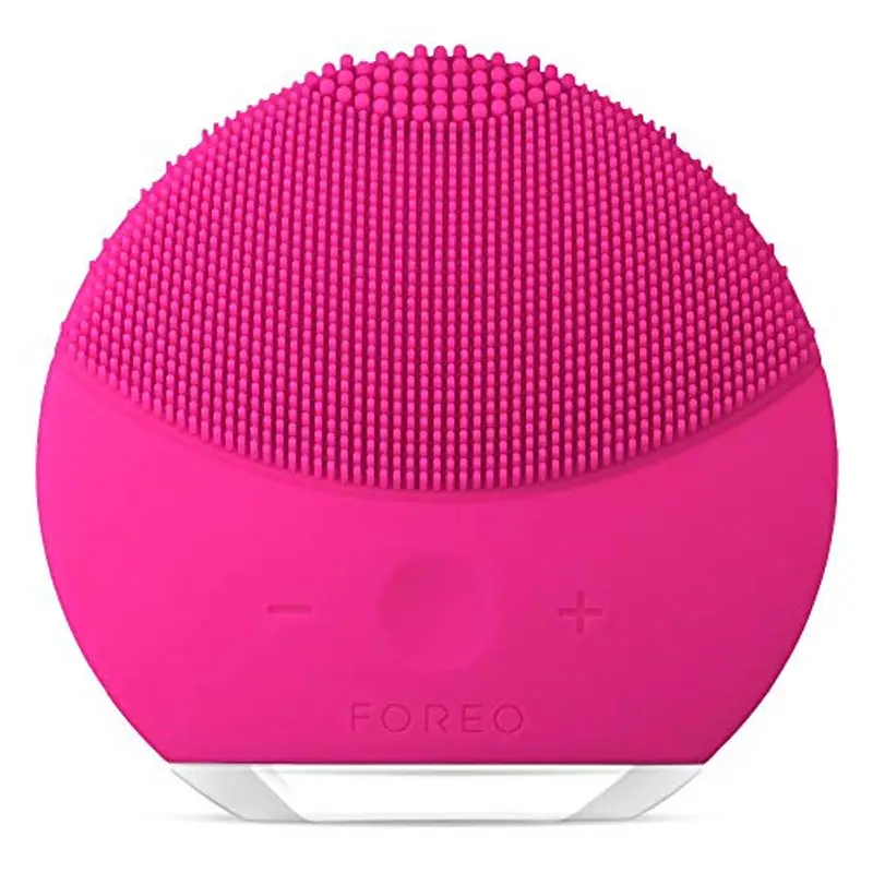 FOREO Luna Mini 2 Spazzola Pulizia Viso, Compatta, Massaggio Detergente Viso Hi-Tech, per Tutti i Tipi di Pelle, Ultraigienico, Semplice