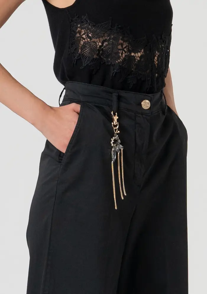 Pantalone a palazzo a vita alta