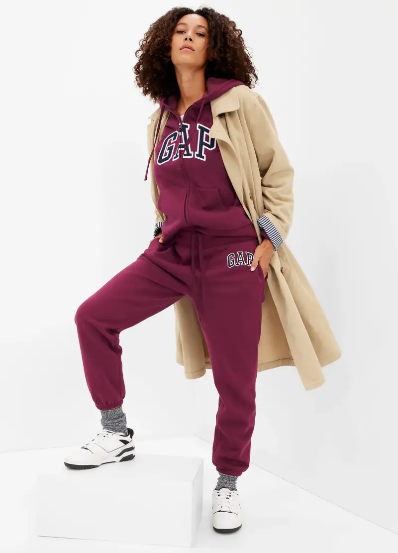 GAP Joggers in felpa con ricamo logo,, Viola porpora, REGULAR