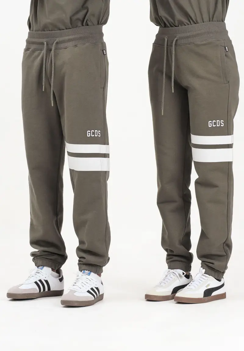 GCDS Pantalone sportivo verde militare per uomo e donna con dettagli a contrasto