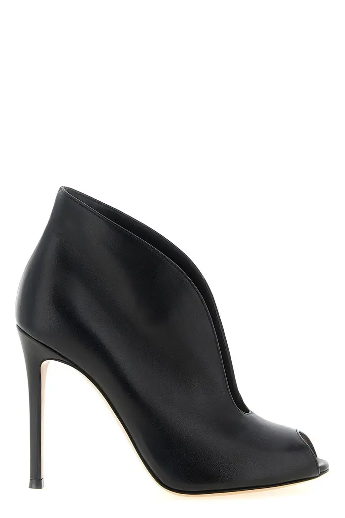 GIANVITO ROSSI Stivaletto Vamp Nero