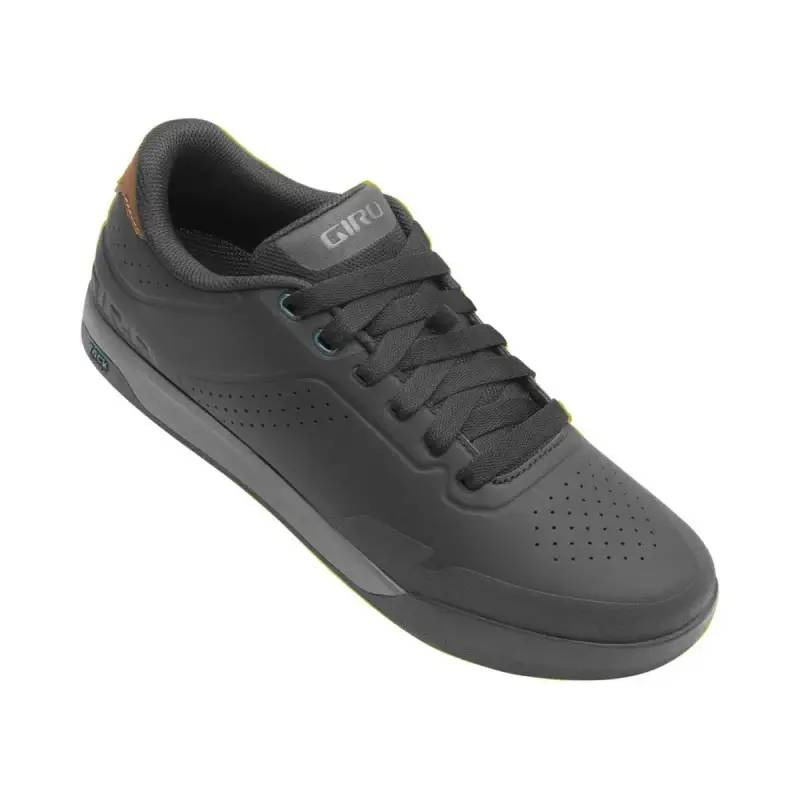 Giro Scarpe Latch