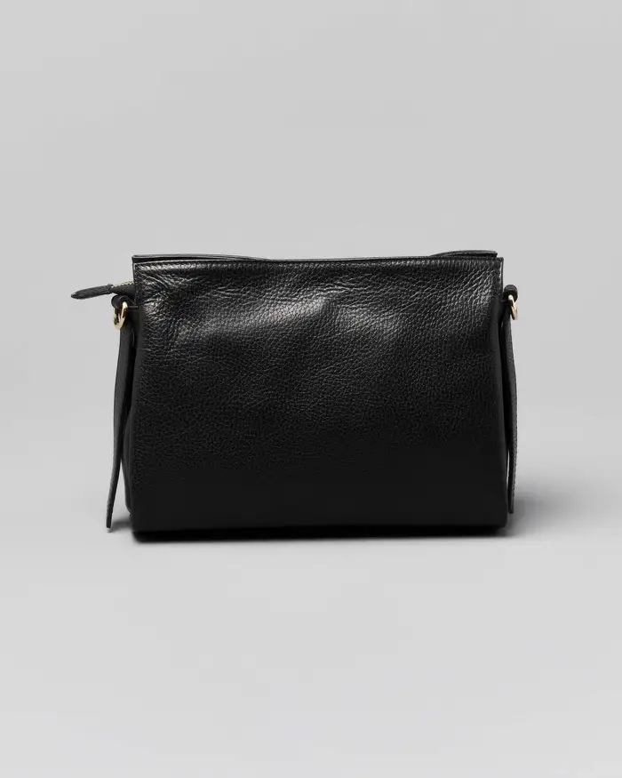 Borsa a busta nera in pelle martellata con spallaccio intrecciato e tracolla più lunga removibile