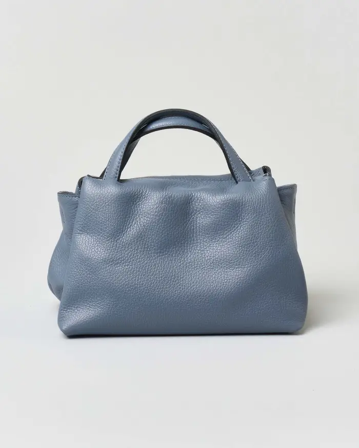 Borsa a mano piccola in pelle morbida effetto martellato color avio con tracolla più lunga rimovibile