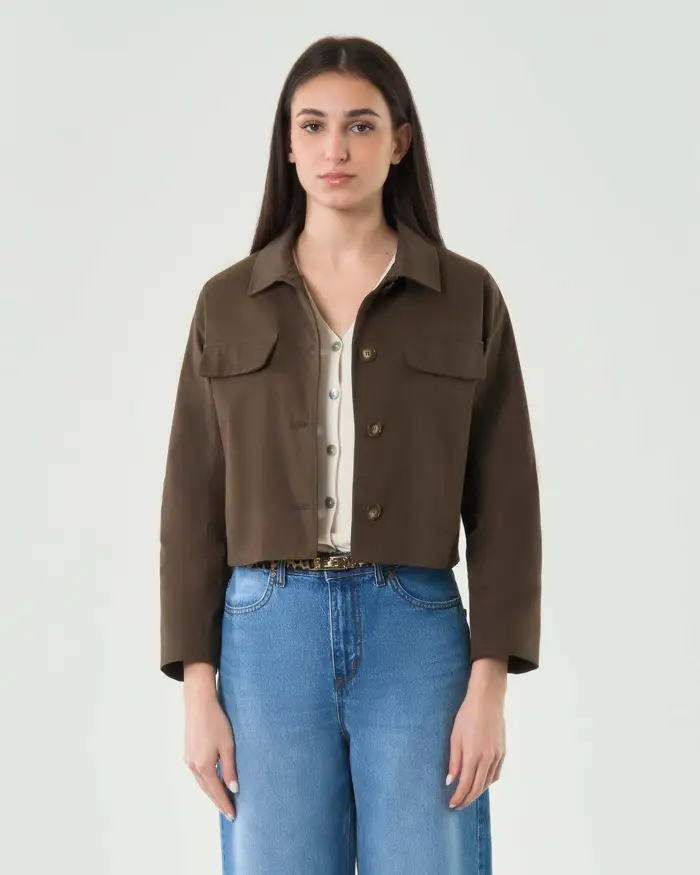 Hlo! Giacca a camicia cropped marrone con tasche con patta sul davanti