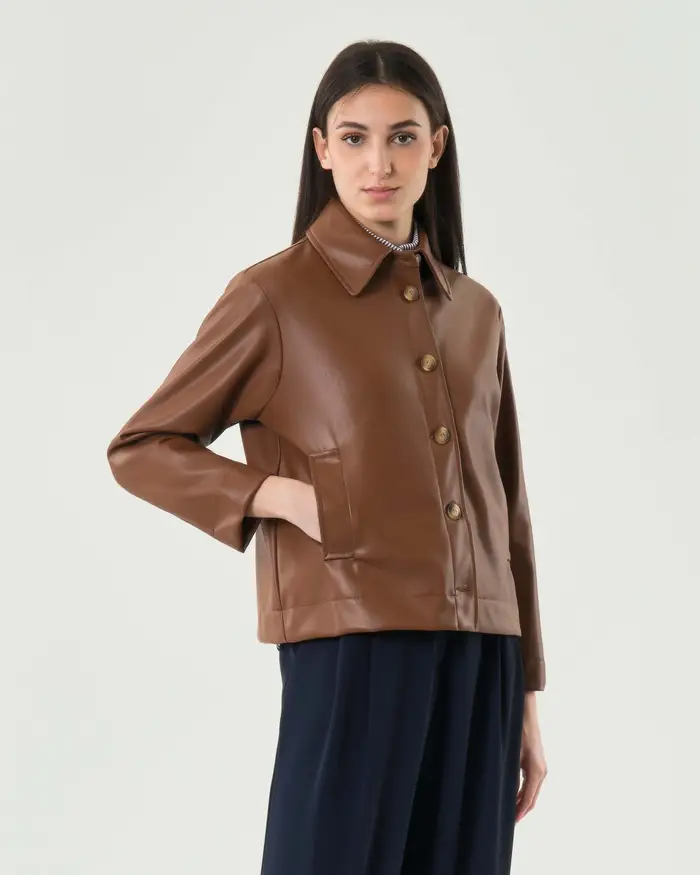 Hlo! Giacca a camicia marrone in similpelle liscia