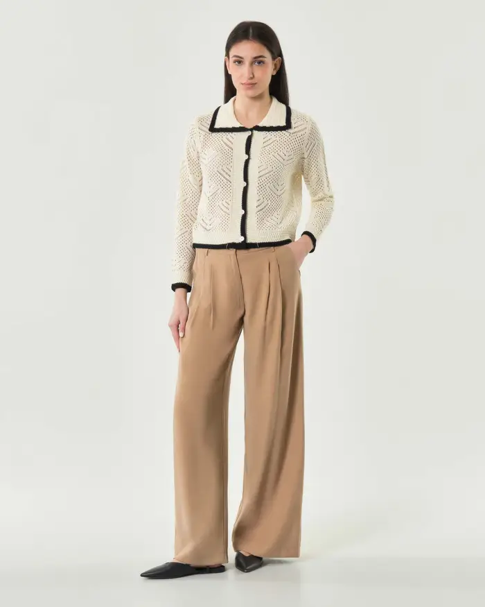 Pantaloni a palazzo Hlo! color sabbia con pince frontali e passati per cintura