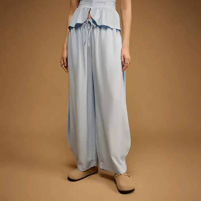 Pantaloni con misto lino