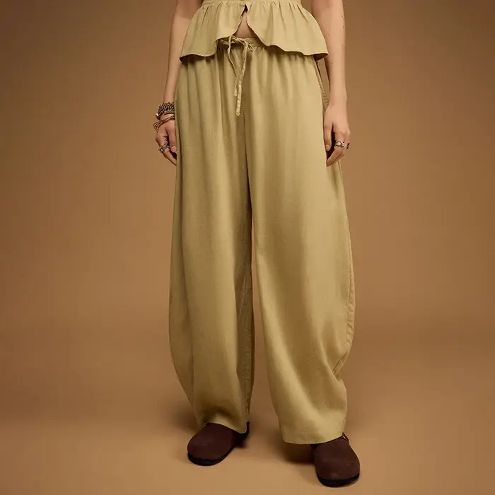 Pantaloni con misto lino