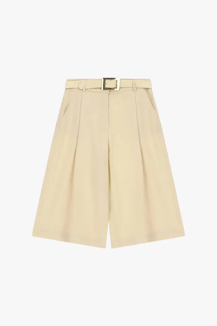 Bermuda con cintura e pince sartoriali Beige