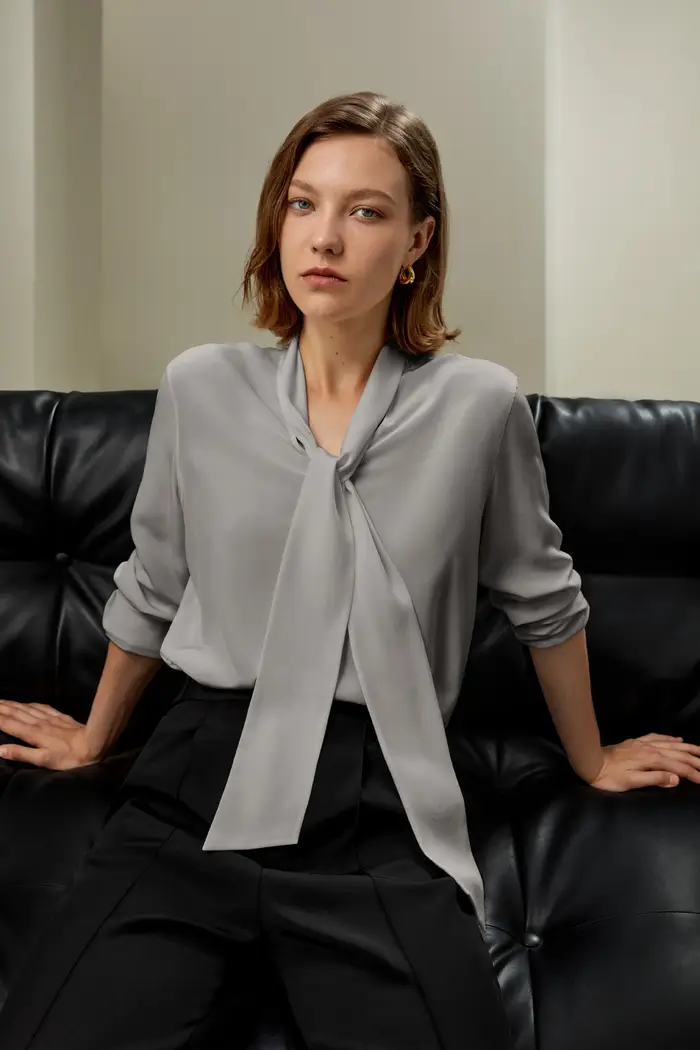 Camicetta elegante in seta con fiocco EURGrigio Classe