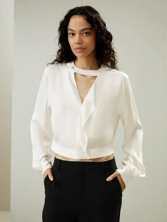 in stock Camicetta in seta con scollo a V e orlo arricciato EURBianco Perla