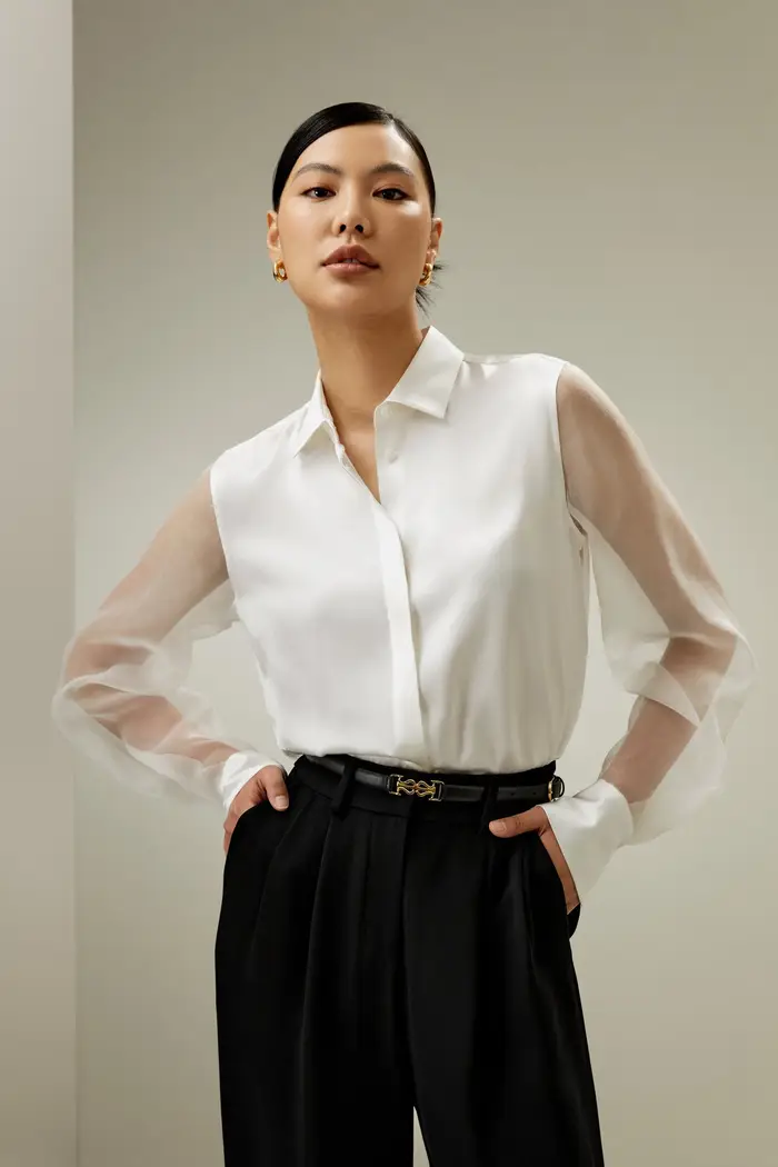 in stock Camicia di seta eterea - Lussuosa camicetta femminile in raso di seta EURBianco Fumo