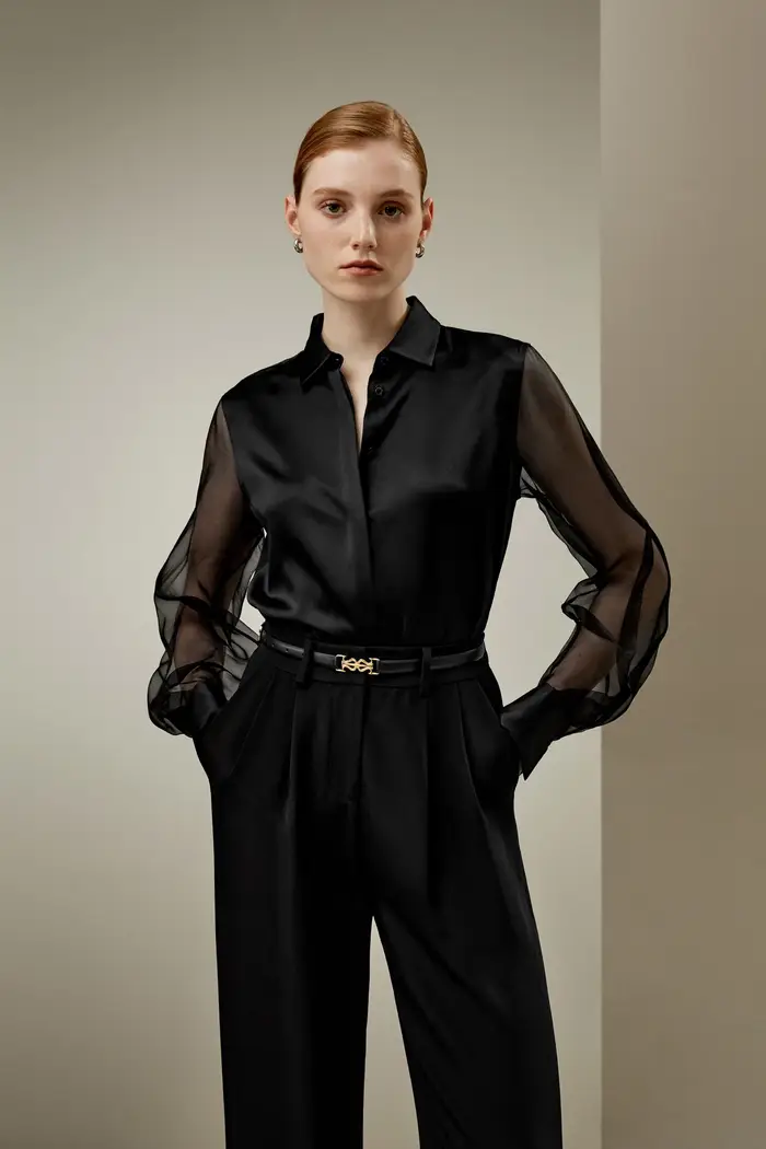 in stock Camicia di seta eterea - Lussuosa camicetta femminile in raso di seta EURNero